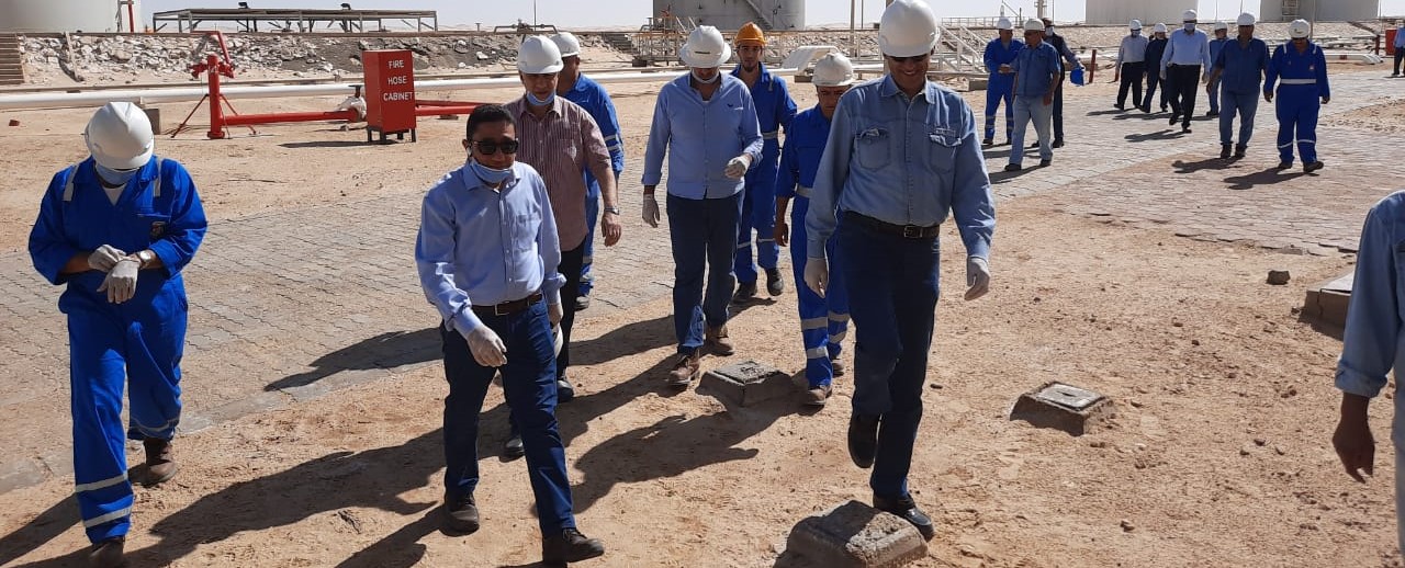 wepco egypt رئيس شركة «ويبكو للبترول» يتفقد بريمة الحفر «EDC 9» لحفر البئر التنموي «1/34 Bed» بموقع «بدر-١»